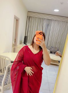 indian model 100% real photos GFE - escort in Dubai Photo 13 of 14