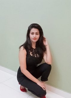 Indian Model Natasha - puta in Dubai Photo 2 of 4