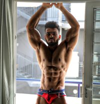 Indian Muscle Guy in Doha for 14. Days - Male escort in Doha
