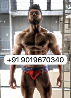Indian Muscle Guy in Doha for 14. Days - Male escort in Doha Photo 9 of 9