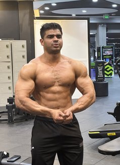 Indian Muscle Hunk in Qatar 🇶🇦 - escort in Doha Photo 1 of 5