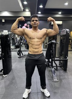 Indian Muscle Hunk in Qatar 🇶🇦 - escort in Doha Photo 2 of 5