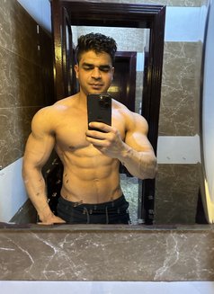 Indian Muscle Hunk in Qatar 🇶🇦 - escort in Doha Photo 5 of 5