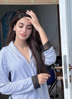 Indian Pinky - puta in Dubai Photo 2 of 4