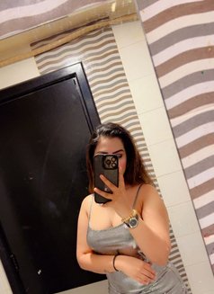 Indian Punjaban Arshi - puta in Dubai Photo 6 of 12