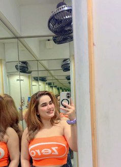 Indian & Russian escorts - puta in Gurgaon Photo 2 of 2