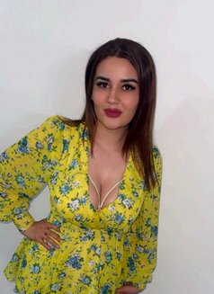 Indian Russian - puta in Gurgaon Photo 2 of 4