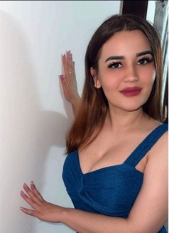 Indian Russian - puta in Gurgaon Photo 3 of 4