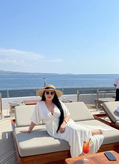 Indian Russian Model Available Here - puta in Pune Photo 2 of 2