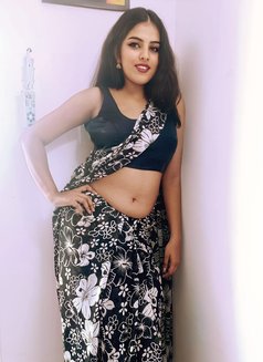 Indian south girl, Shipa for escort - puta in Singapore Photo 4 of 6