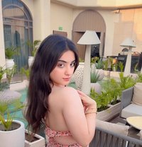 Indian Varsha - puta in Dubai