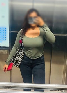 Ragini (Cam🥀Meet) Individual - puta in Mumbai Photo 5 of 5