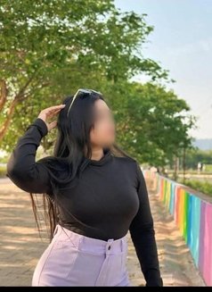 Indipendent🧿Sona🫶 Realmeet & Cam - puta in New Delhi Photo 2 of 5
