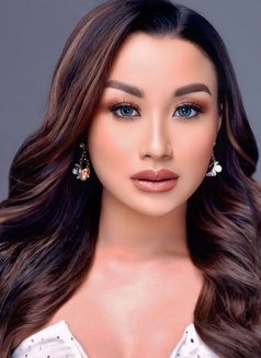 Indira - escort in Singapore Photo 3 of 6