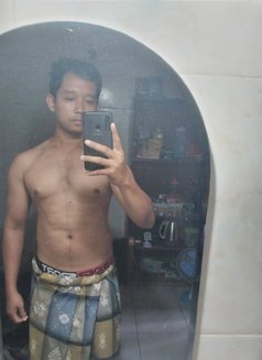 Indra - Male escort in Jakarta Photo 3 of 7