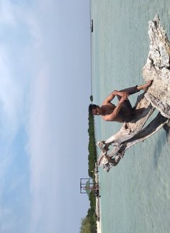 Indra - Acompañantes masculino in Jakarta Photo 9 of 12