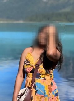 Indulge Ultimate Girlfriend Experience - puta in Pune Photo 1 of 6