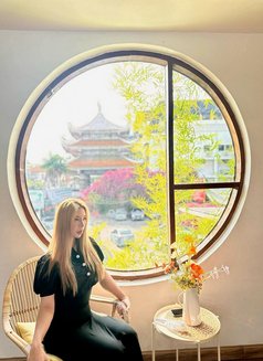 Ing Day big cock in bangkok now - Transsexual escort in Bangkok Photo 14 of 15