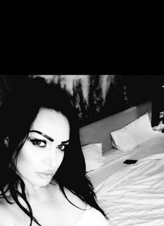 Inna - escort in Ras al-Khaimah Photo 2 of 3