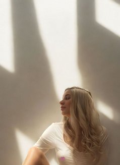 Innesa - puta in Phuket Photo 18 of 21