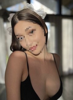 Insta Model - puta in Mumbai Photo 4 of 6