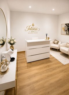 Intense Spa - companion in Lisbon Photo 1 of 20