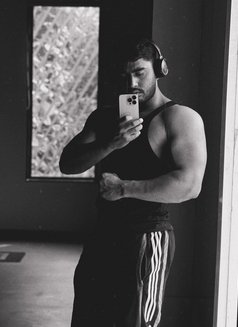 Intiaz Choudhury - Male escort in Gurgaon Photo 2 of 7