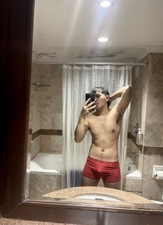 Ion (BFE/camshow/content creator - Male escort in Kuala Lumpur Photo 6 of 10