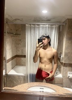 Ion (BFE/camshow/content creator - Male escort in Kuala Lumpur Photo 8 of 10