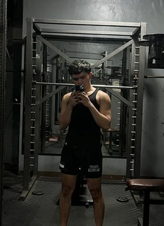 Ion (BFE/camshow/content creator - Male escort in Manila Photo 10 of 10