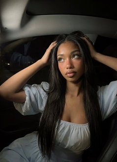 Ira - escort in Muscat Photo 3 of 5