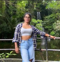 Irana Colombo in call and out call - puta in Colombo