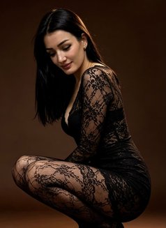 Iren - puta in Dubai Photo 8 of 9