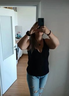 Irène - Transsexual escort in Dubai Photo 2 of 4