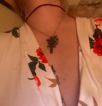 Irène - Transsexual escort in Dubai