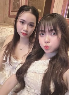Irene & Deinie - Acompañante in Doha Photo 2 of 2
