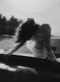 Irina - escort in Manila Photo 2 of 6