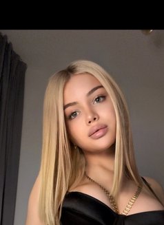 Irina Serbian 19 - Transsexual escort in İstanbul Photo 5 of 5