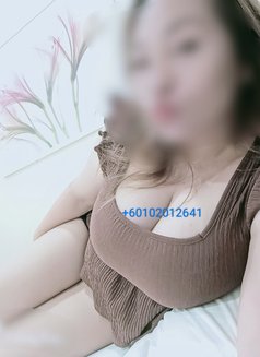 Iris Hot Babe - puta in Kuala Lumpur Photo 1 of 3