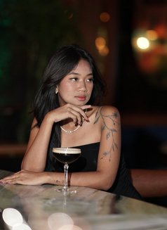 Iris - escort in Bali Photo 12 of 17