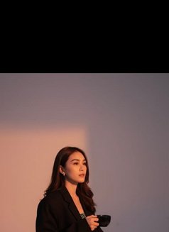 Iris - escort in Bali Photo 1 of 6