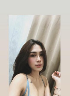 Iris - escort in Bali Photo 2 of 6