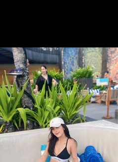 Iris - escort in Bali Photo 5 of 6