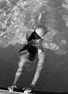 Iris - puta in Colombo Photo 6 of 17