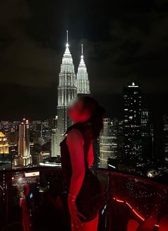 Iris - puta in Colombo Photo 13 of 17