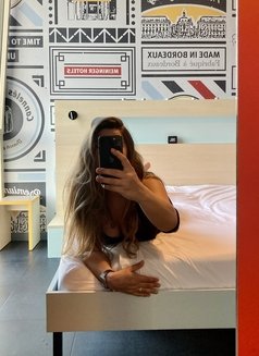 Iris Tantra - masseuse in Barcelona Photo 1 of 6