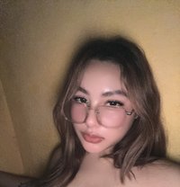 Irish - escort in Manila
