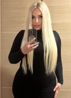 Irma - escort in Dubai Photo 3 of 18