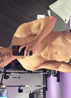 Ironvin - Male escort in Angeles City Photo 4 of 5