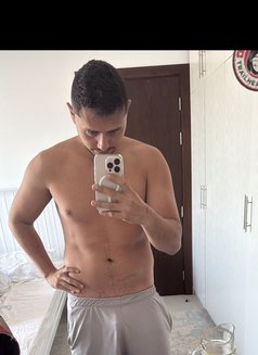 Isaac - Acompañantes masculino in Abu Dhabi Photo 2 of 7